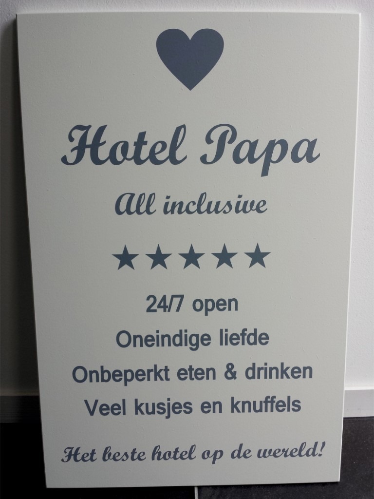 Tekstbord: Hotel Papa - M. van Design